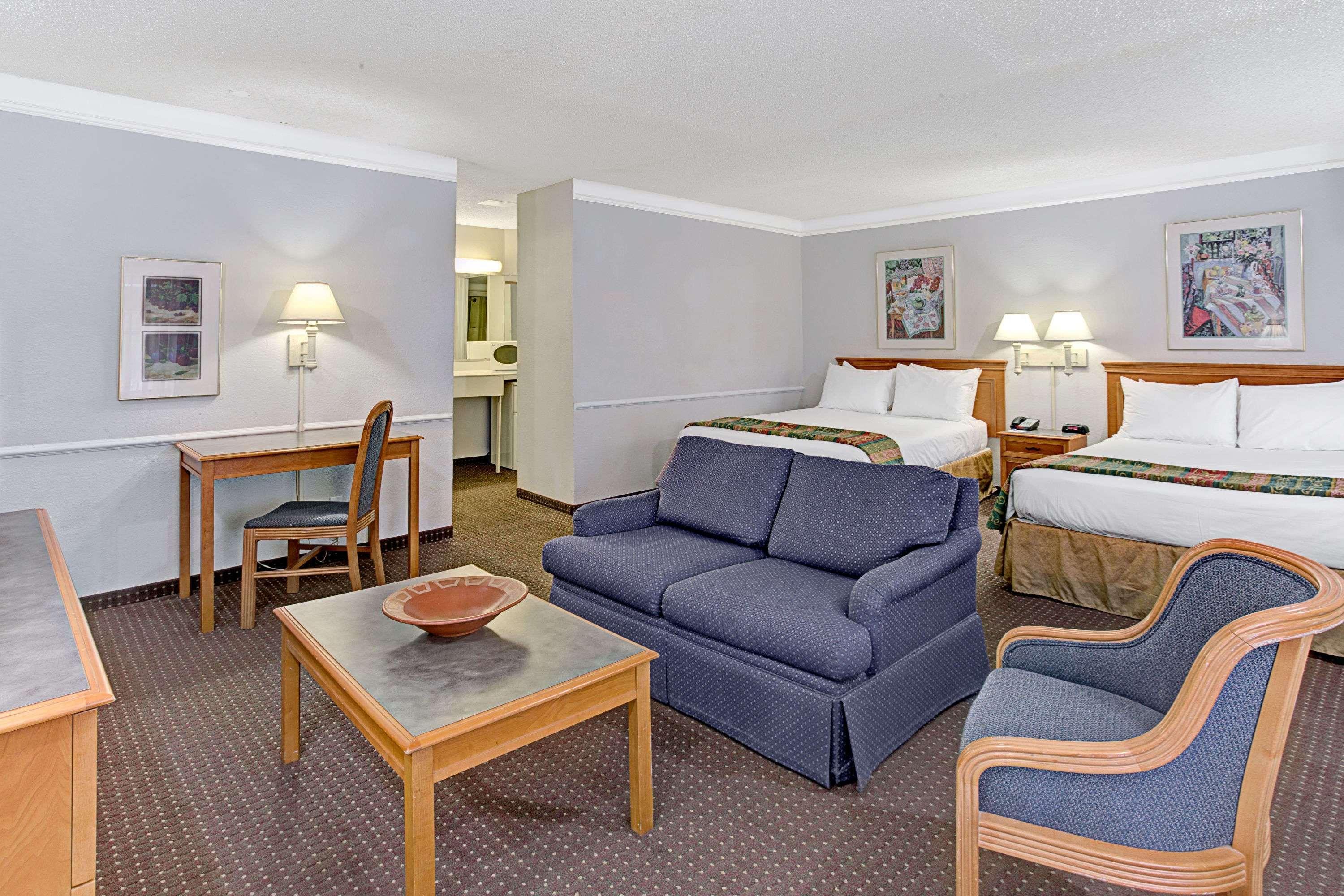 Days Inn By Wyndham Tucson City Center Zewnętrze zdjęcie