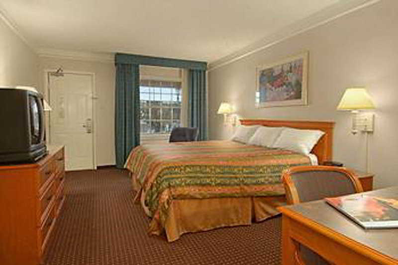 Days Inn By Wyndham Tucson City Center Pokój zdjęcie